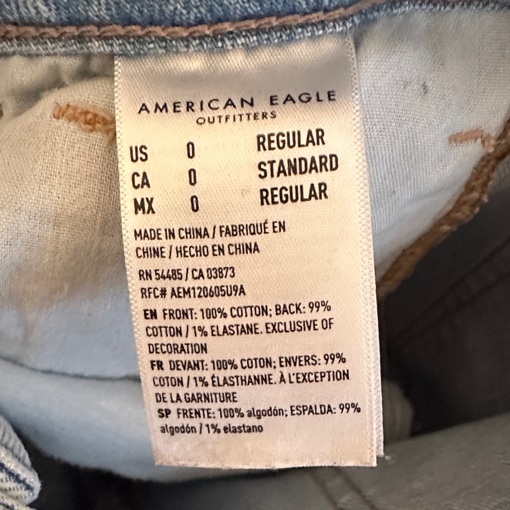 American Eagle Straight Leg Mom Jeans 0 - 26” Inseam - Picture 6 of 6